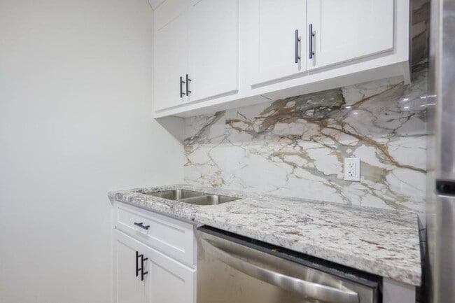 Foto del edificio - 1700 Williams Street