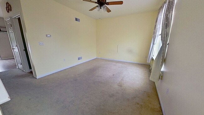 Foto del edificio - End Unit Townhouse