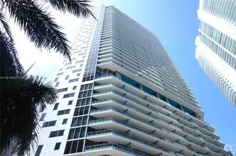 Building Photo - 1300 Brickell Bay Dr