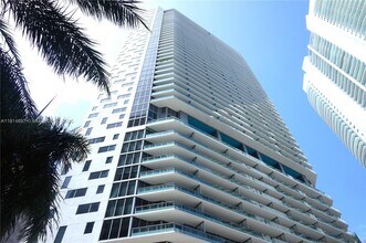 Building Photo - 1300 Brickell Bay Dr