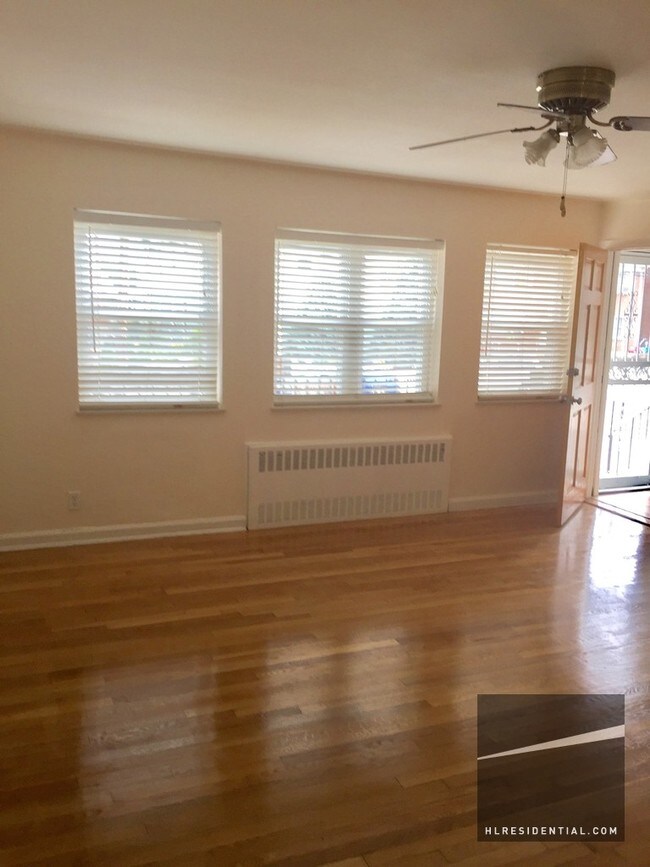 Foto del edificio - 4030 193rd St