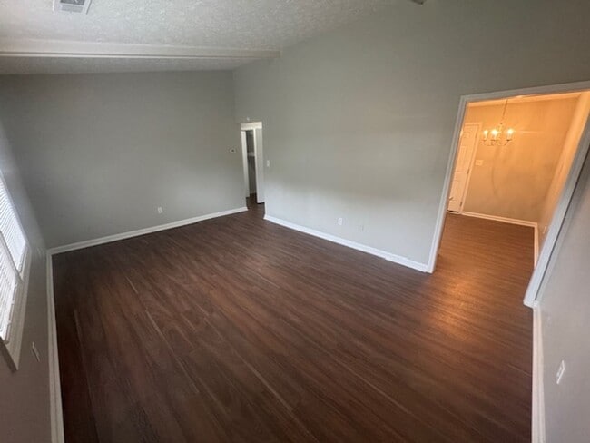 Building Photo - 105 Wynnwood Dr