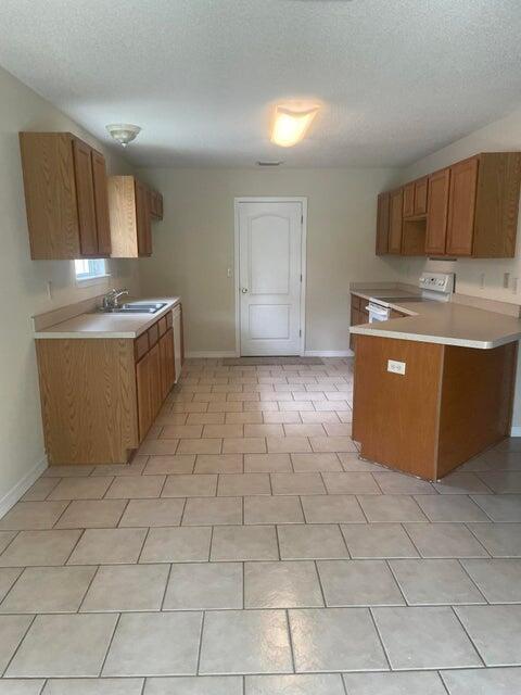 Building Photo - 28 Howard St