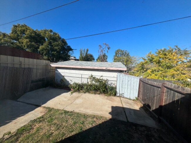 Building Photo - 1011 Eucalyptus Ave
