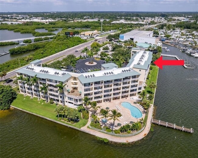 Foto del edificio - 8800 Bay Pines Blvd