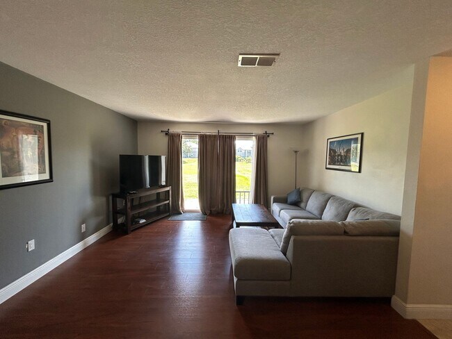Foto del edificio - 2/2 Windsor Park Condo