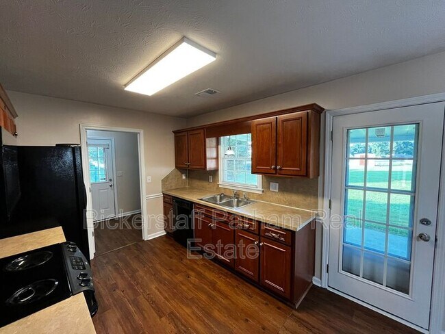 Foto del edificio - 822 Lee Rd 213