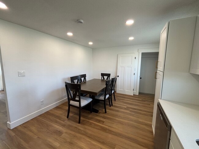 Building Photo - 954 S 100 W