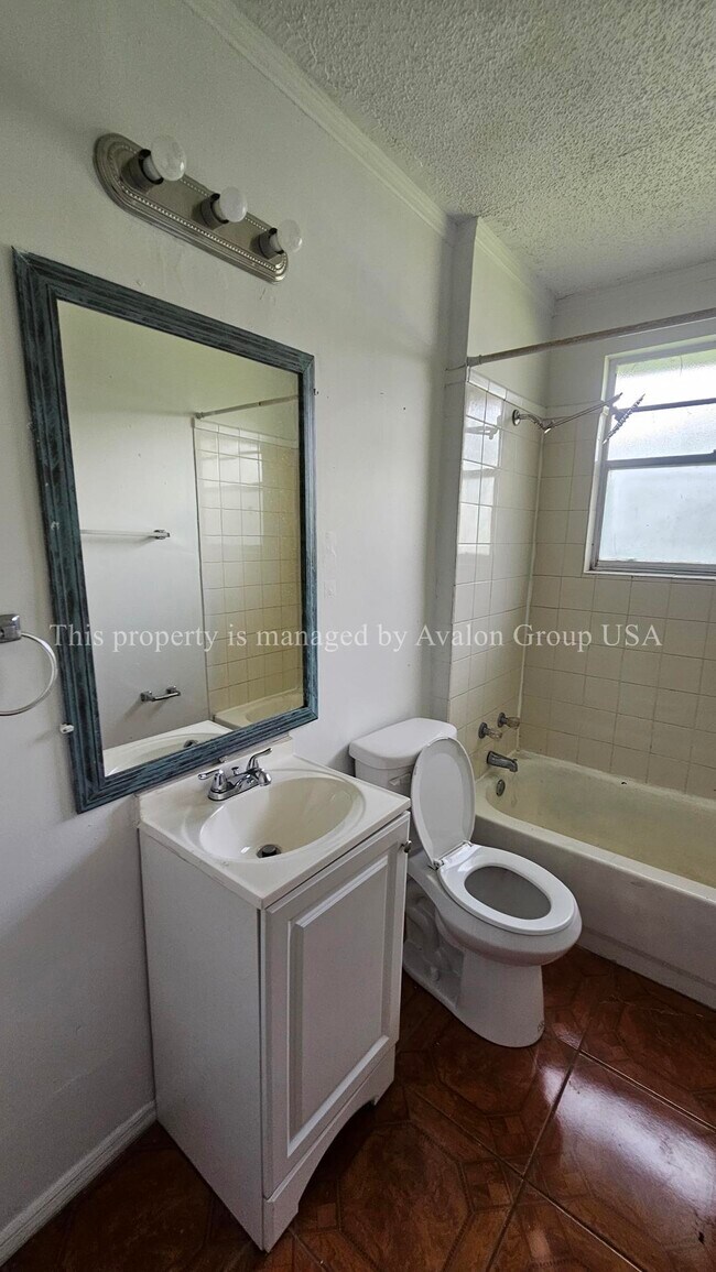 Foto del edificio - 4831 Plymouth St