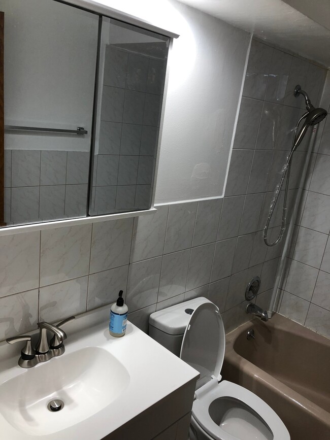 Foto del edificio - 2327 73rd Ave