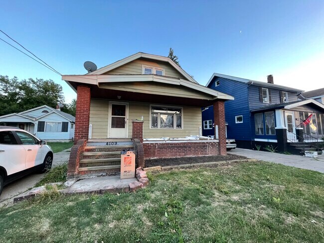 Building Photo - 4109 Oak Park Ave