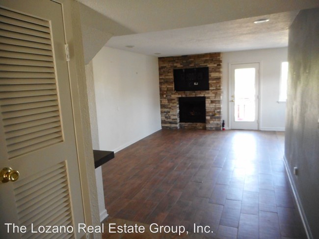 Building Photo - 11109 La Quinta Pl