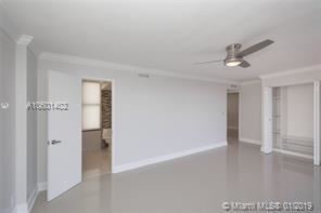 Foto del edificio - 18181 NE 31st Ct