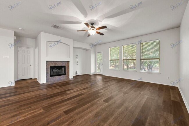 Foto del edificio - 1004 Riverside Ct