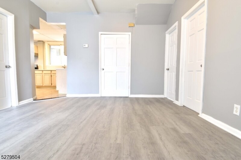 Foto principal - 705 E 25th St