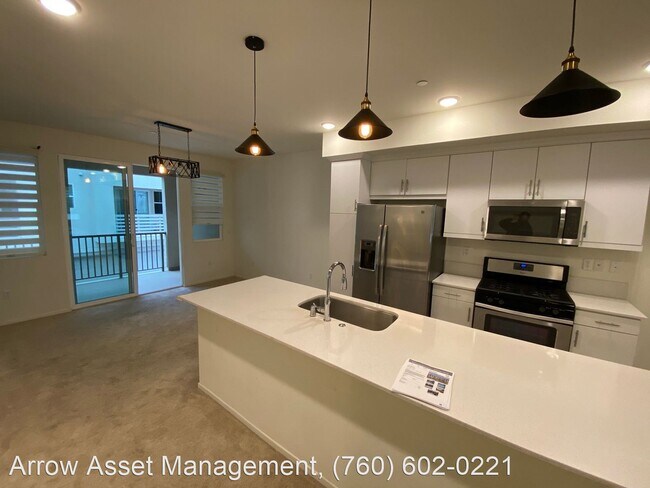 Building Photo - 4 br, 3.5 bath House - 1271 Calle Seabass #35