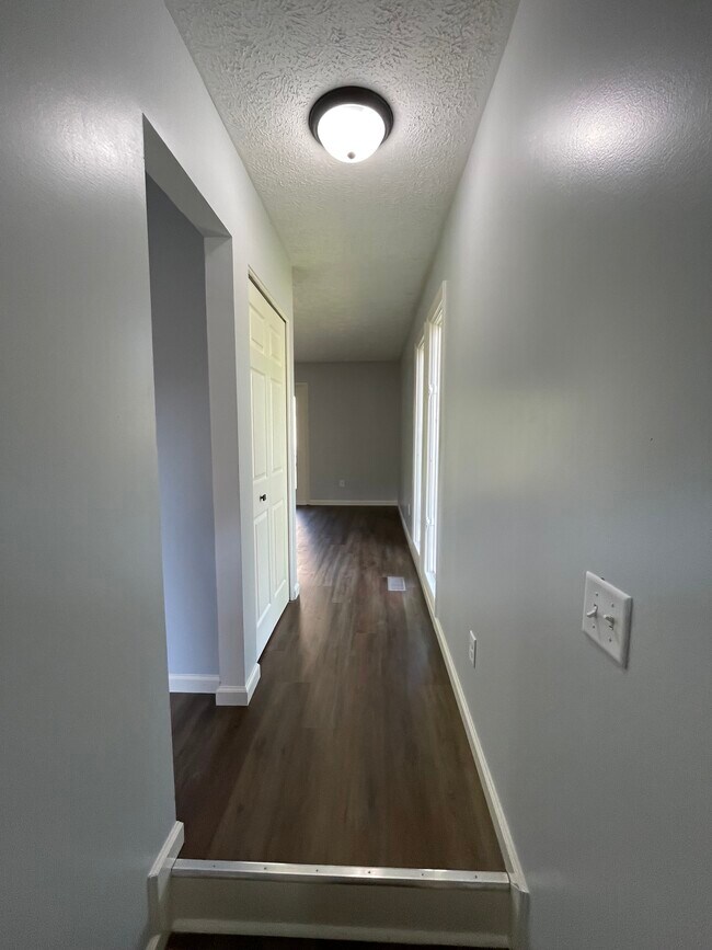 Foto del edificio - 2716 Geert Ct