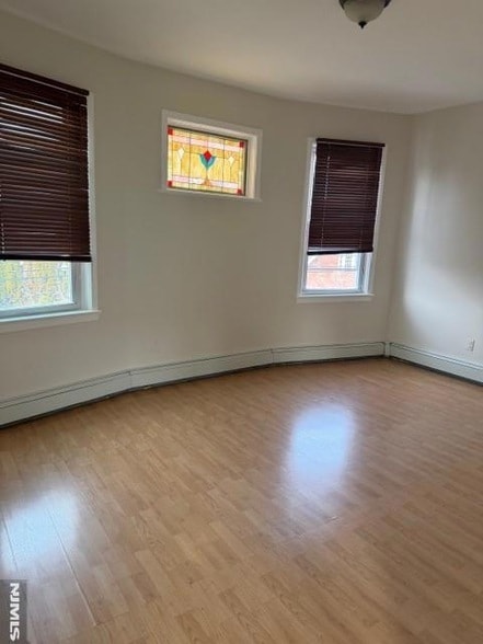 Building Photo - 176 Shaw St