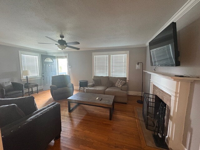 Foto del edificio - "Charming 2-Bed, 2-Bath Sanctuary with 1,5...