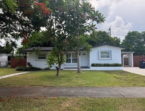 Building Photo - 17630 SW 112th Ave