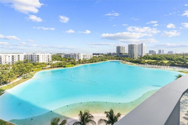 Foto del edificio - 2411 Laguna Cir