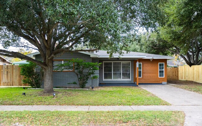 Foto del edificio - 4717 Edith St