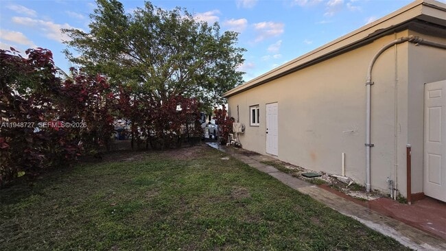 Foto del edificio - 950 NW 149th Terrace