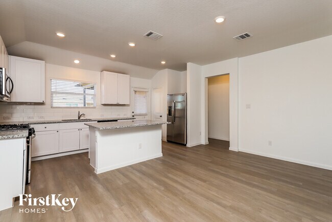 Foto del edificio - 13027 Rosemary Cove