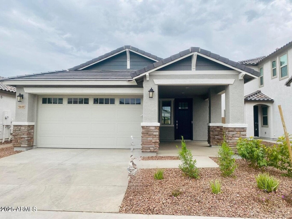 Primary Photo - 9449 W Roma Ave