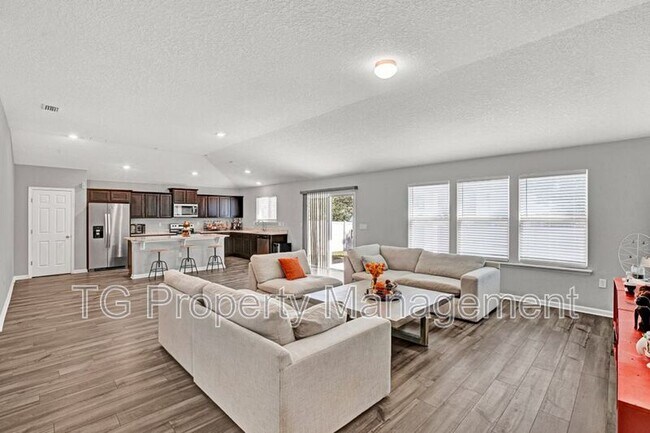 Foto del edificio - 8215 Victory Crossing Blvd
