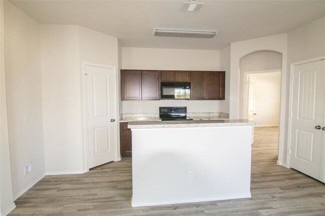 Building Photo - 1009 Rice Dr