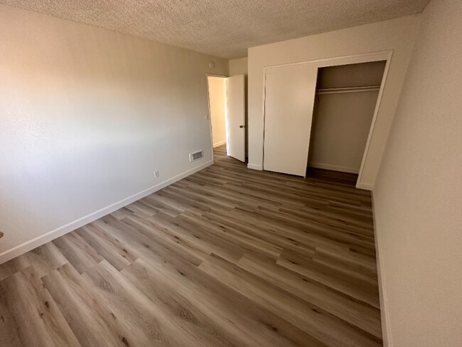 Foto del edificio - 8362 Walker St