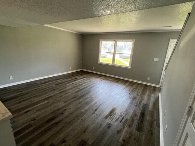 Building Photo - 1703 Fawn Vista Drive N., Unit L2