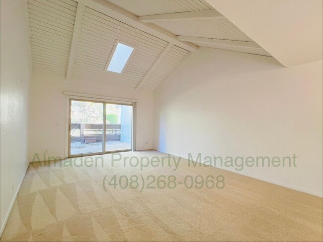 Building Photo - 6082 Montgomery Ct