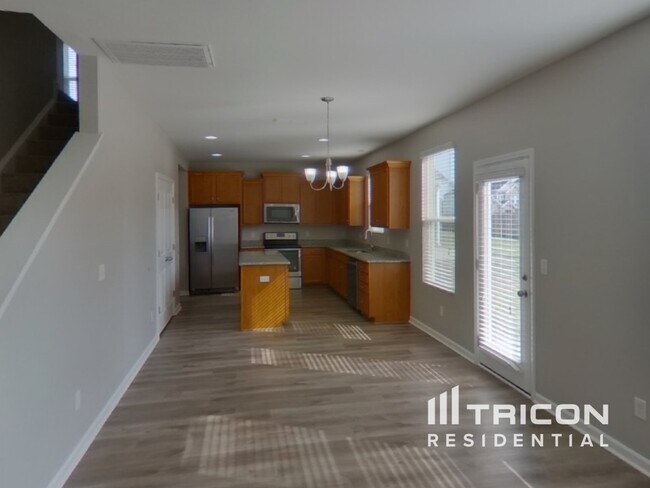 Building Photo - 2513 Miranda Dr