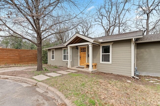 Building Photo - 3503 Vineland Dr