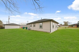 Building Photo - 1248 Chevy Chase Dr