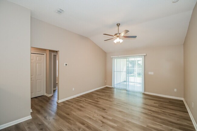 Foto del edificio - 8422 Stelling Dr S