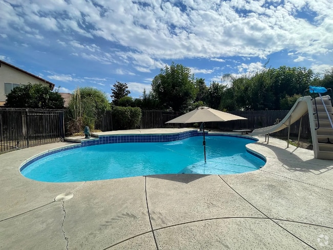 View of Luxury Living in Sustainable Apartment Communities: A New Standard