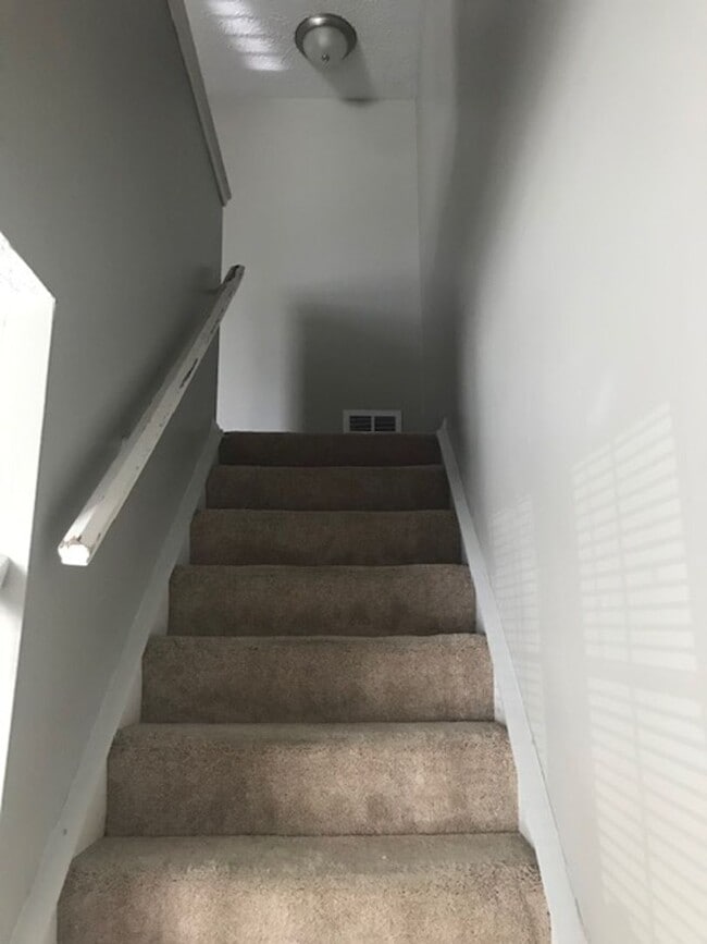 Building Photo - 7622 Holly Grove Ct