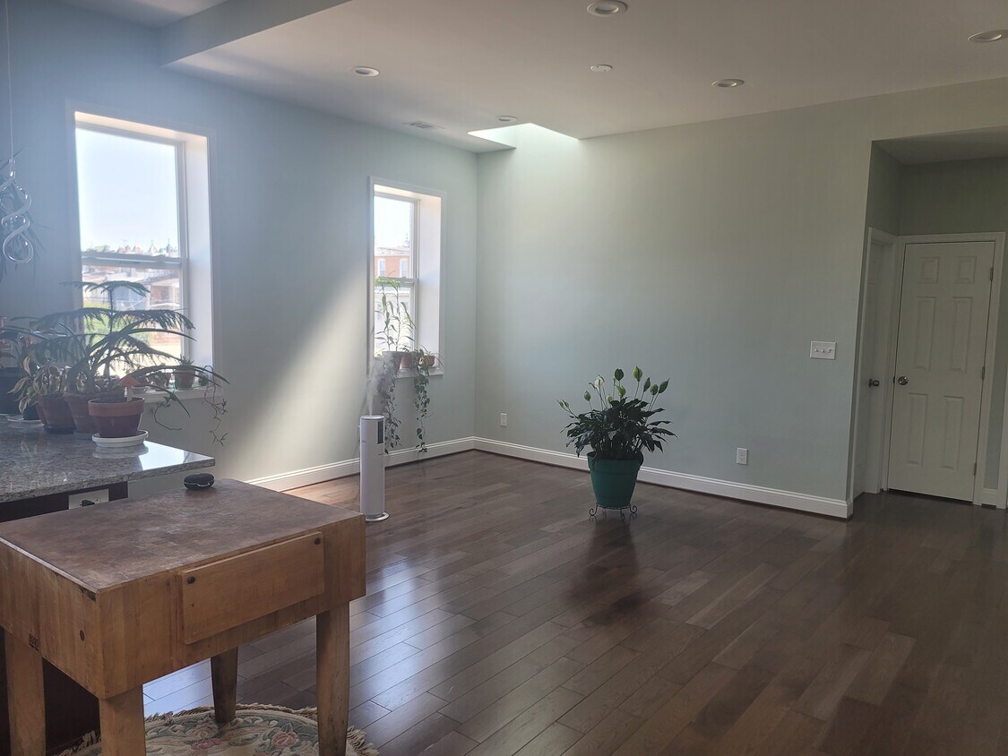 Foto principal - 2635 Saint Paul St