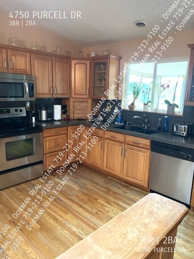 Foto del edificio - 4750 Purcell Dr