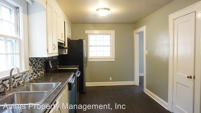 Building Photo - 202 Kirkland Dr
