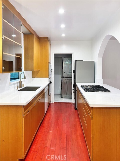 Foto del edificio - 8570 Wonderland Ave