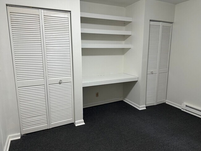 Foto del edificio - Newly Renovated 2-Bedroom 1 Bath-  Retreat on 12 Secluded Acres with Trails in Kintnersville!