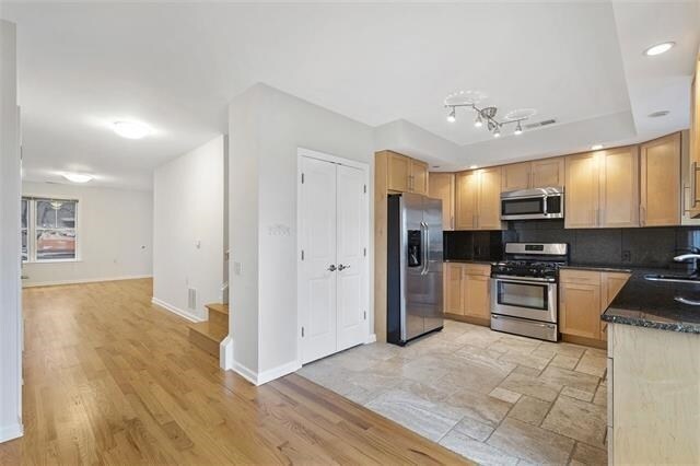 Foto del edificio - 439 Whiton St
