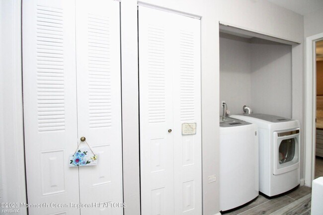 Foto del edificio - 3 br, 1 bath House - 30341 Southwest 155th...