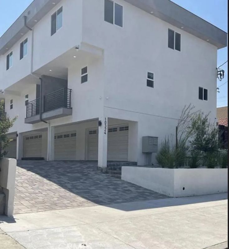 Foto principal - 10324 Mt Gleason Ave