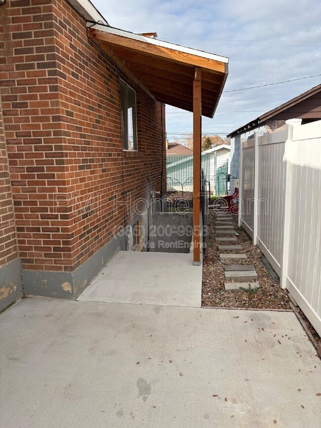 Building Photo - 168 Ross Dr