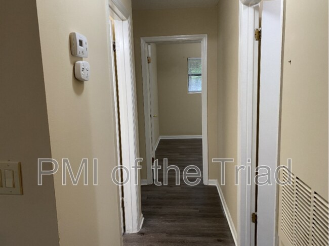 Building Photo - 1500 Oakshire Ct